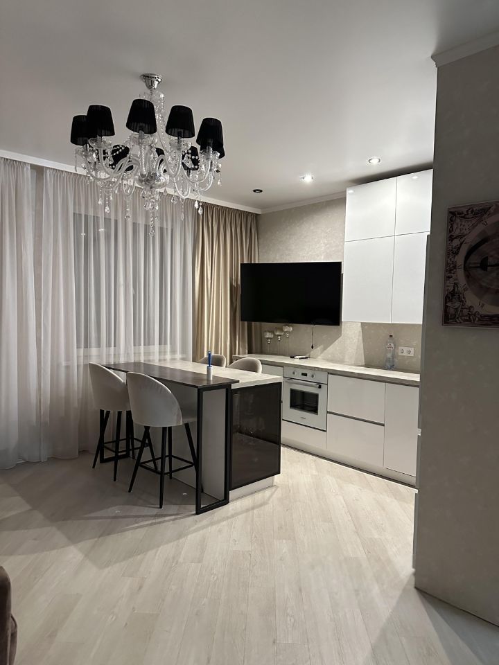 3-комнатная квартира в аренду, ул. Державина, 47 — 85 000 ₽/мес